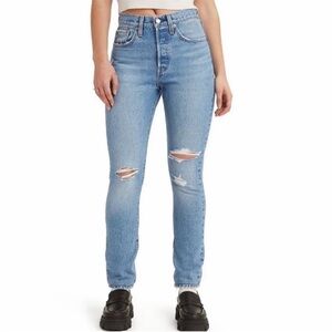 NWT Levi’s 501 High Rise Skinny Jeans in Light Indigo Destructed